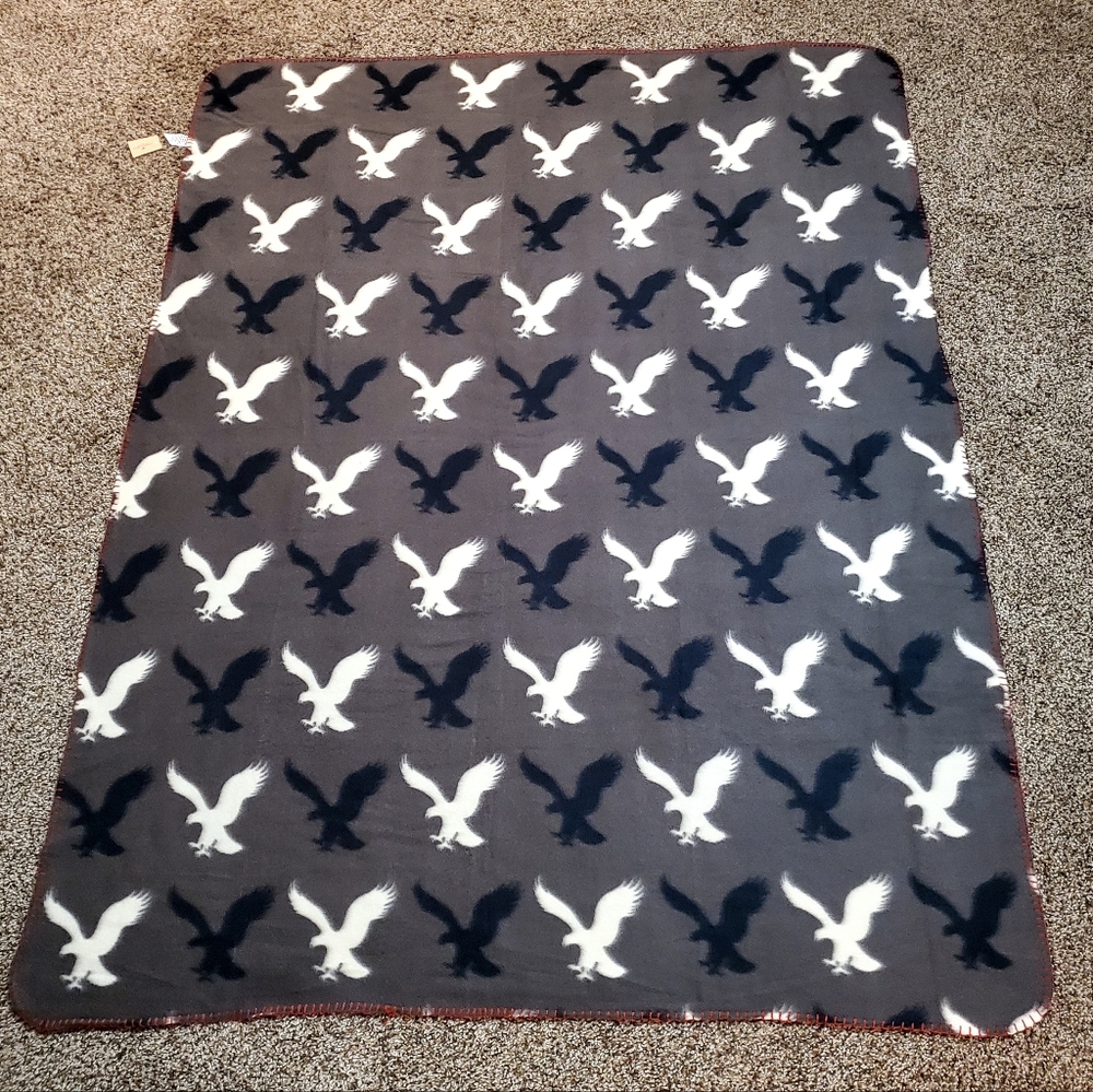 American Eagle Outfitters Fleece Throw Blanket 45” x 58” Classic Eagle Print